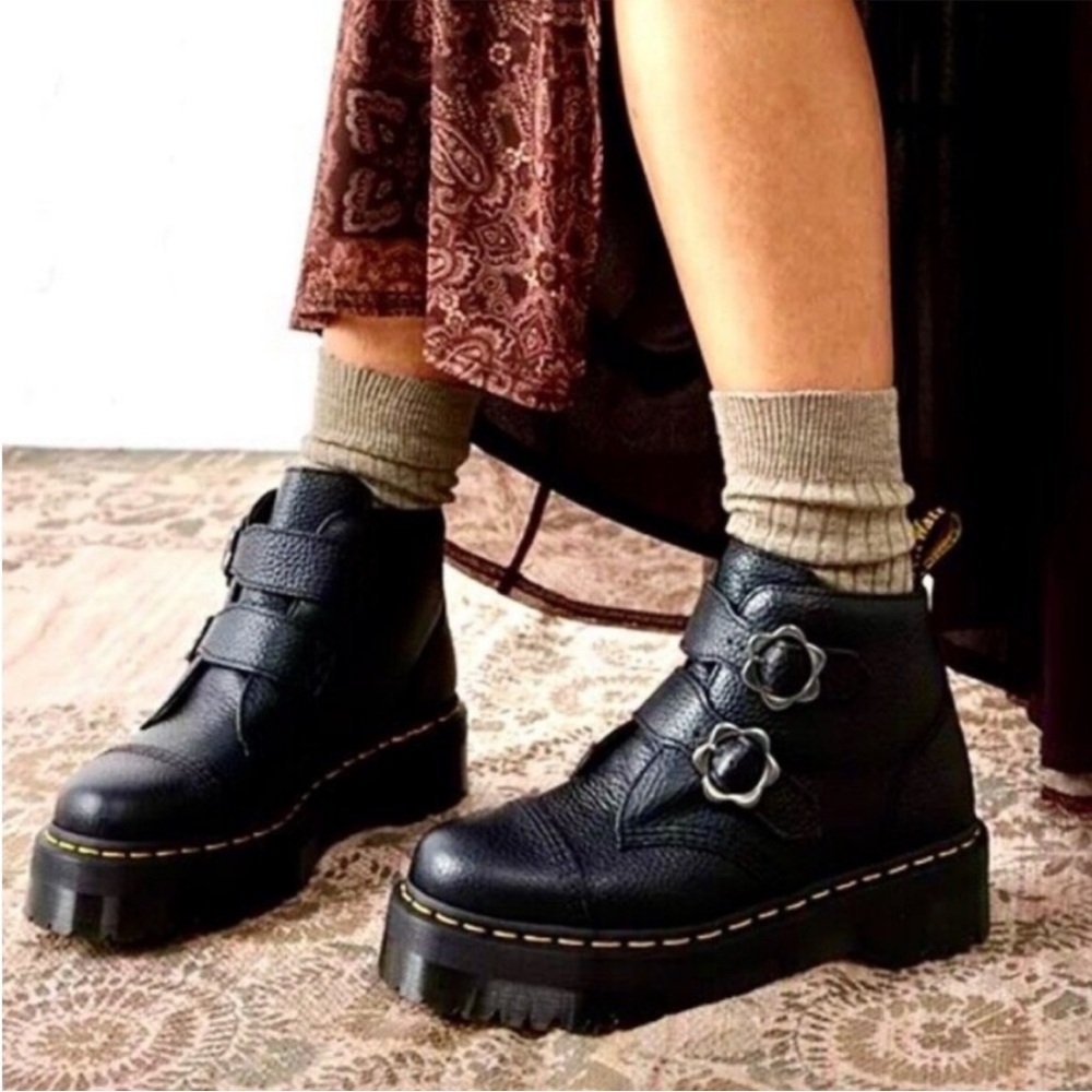 Dr. Martens Devon Flower Quad Buckle Platform Boots Size 9